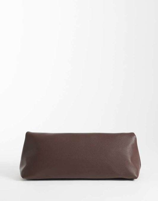 Oversized metal handle clutch in chocolate