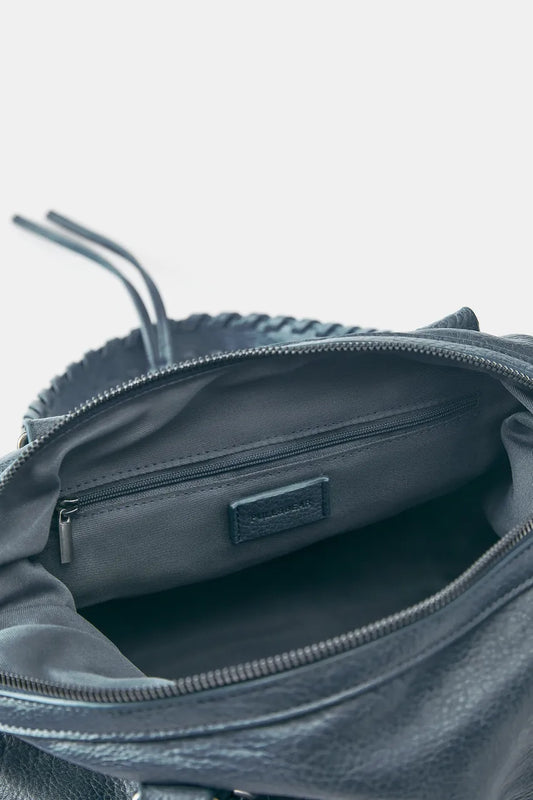 Shoulder bag with rings