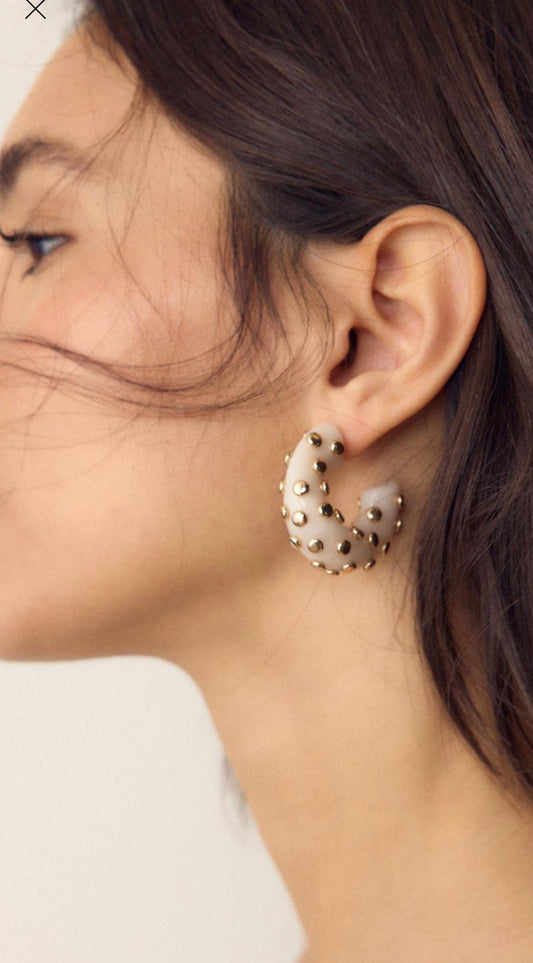 Stud hoop earings
