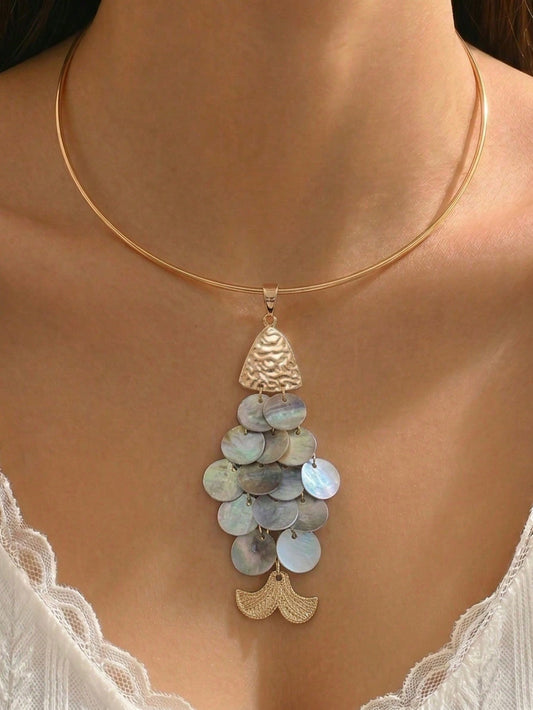 Fish pendant necklace