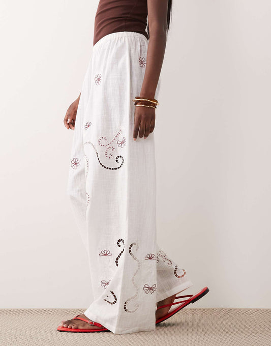 Beach embroidered trouser in white