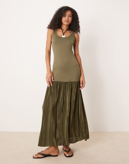 Racer scoop hybrid plisse maxi dress in green