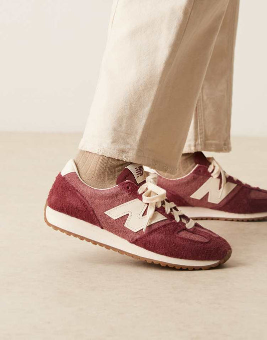New Balance 471 unisex trainers in burgundy suede -