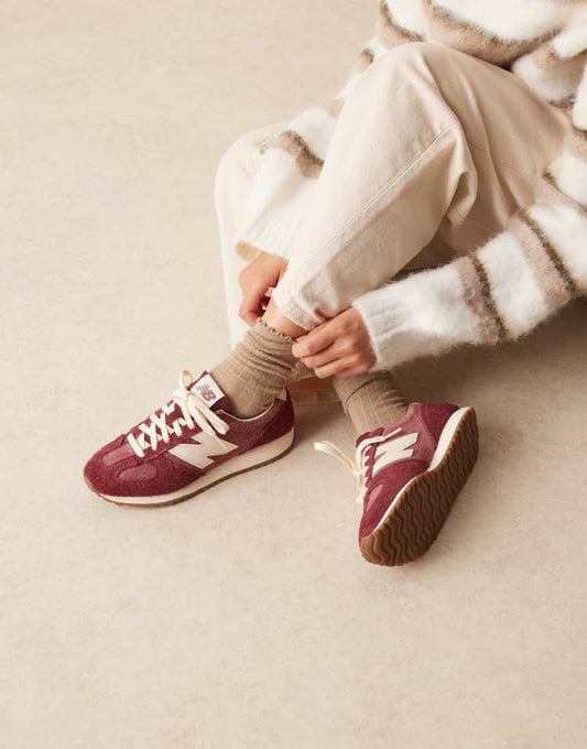 New Balance 471 unisex trainers in burgundy suede -