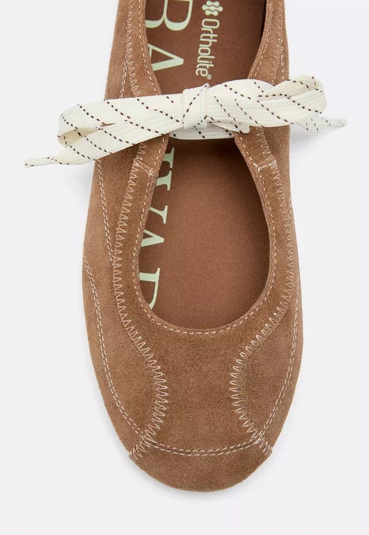 Leather bow sneakers